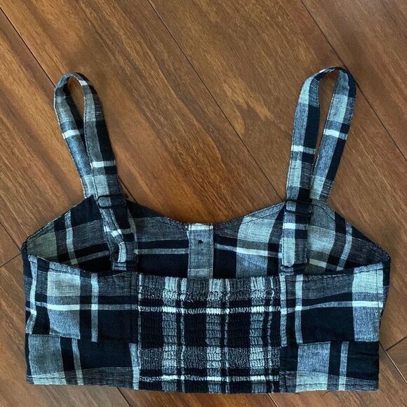 🔥3/$20🔥 American Eagle Outfitters black and white crop top size S - Picture 7 of 13